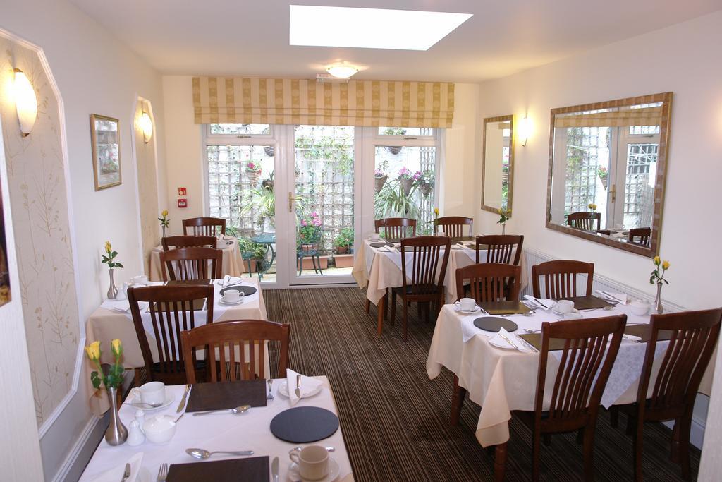 Cedar Lodge 랜디드노 외부 사진